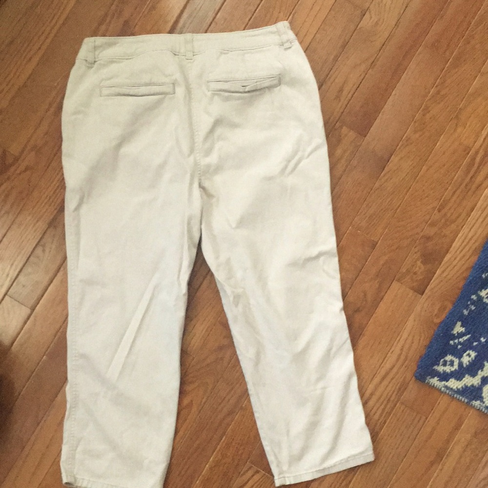 Chico’s Women’s Crop Capri’s - Picture 2 of 4